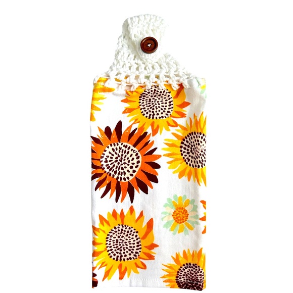 HAND CRAFTED Crocheted Top Sunflowers Hanging Kitchen or Bathroom Hand Towels - Picture 5 of 10